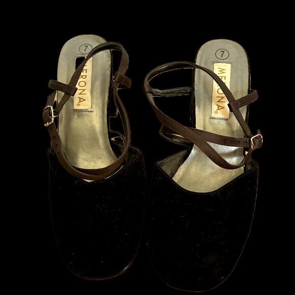 Merona Size 7 2.75" heel strap back buckle velvet type round toe - Picture 9 of 9